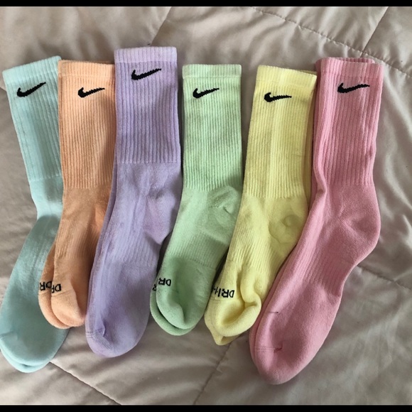 nike colored crew socks